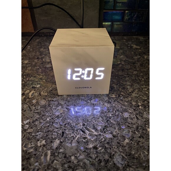 Cloudnola 3-in-1 Travel Alarm Clock USB Cable Calendar Time Temperature FFF - Picture 8 of 16